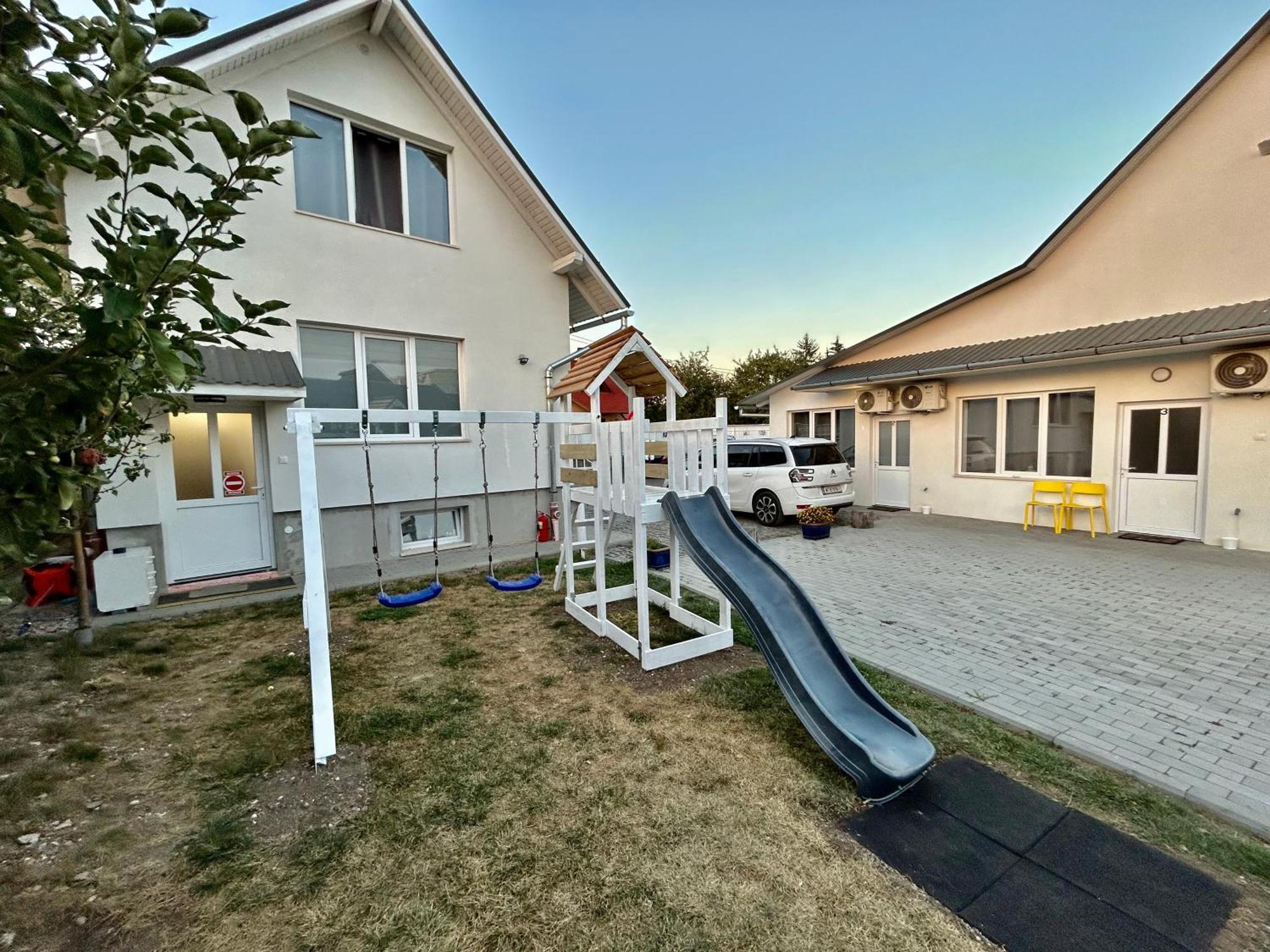 Pixel Guesthouse Tîrgu Secuiesc Exterior foto